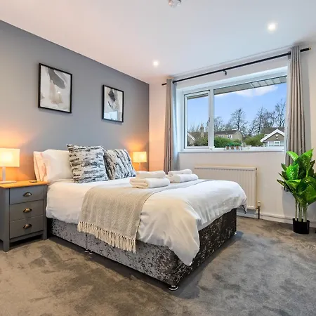 Cosy 2-Bedroom Central Home With Private Hot Tub Bath Exterior photo