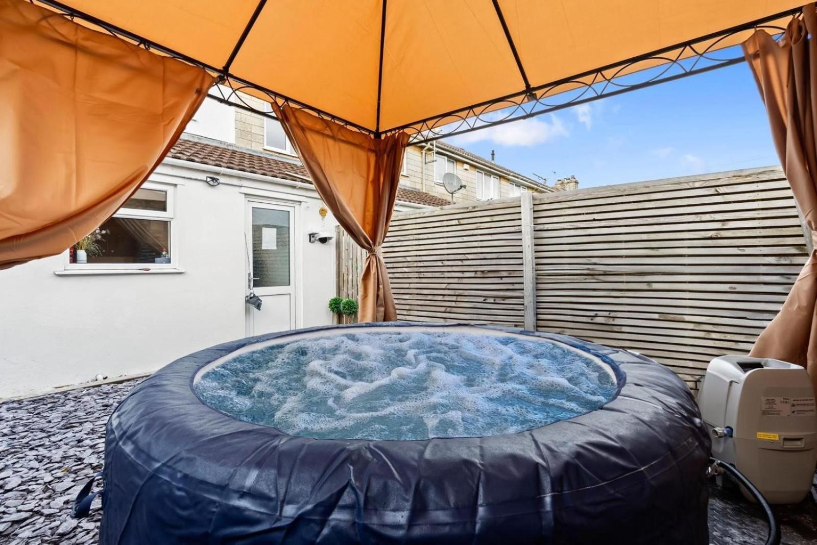 Holiday home Cosy 2-bedroom With Private Hot Tub